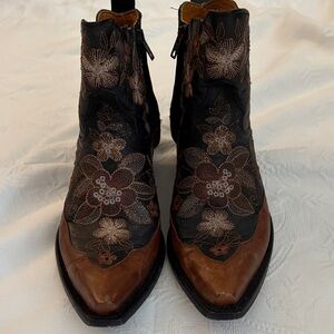 Old Gringo Floral Embroidered Ankle Boots - Black and Brown